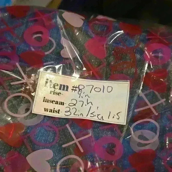 P7010 chico's so slimming  medium wash size  1.5 /32in short - Picture 9 of 9